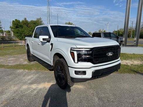 Used 2025 Ford F150 Lariat w/ Equipment Group 501A Mid image 2