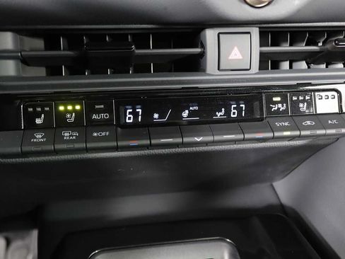 Used 2025 Toyota Crown Platinum AWD/4WD image 21