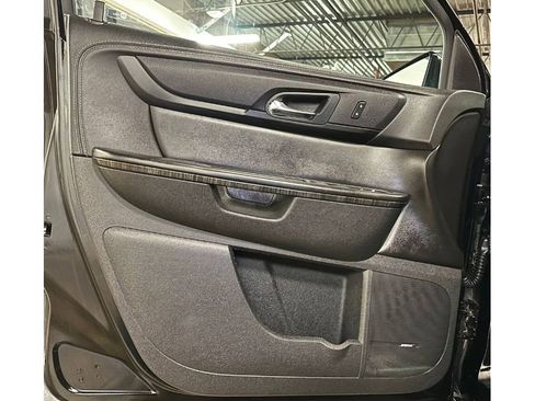 Used 2016 GMC Acadia SLT w/ Open Road Package FWD image 18
