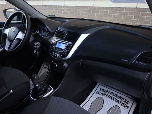 Used 2013 Hyundai Accent GS FWD image 28