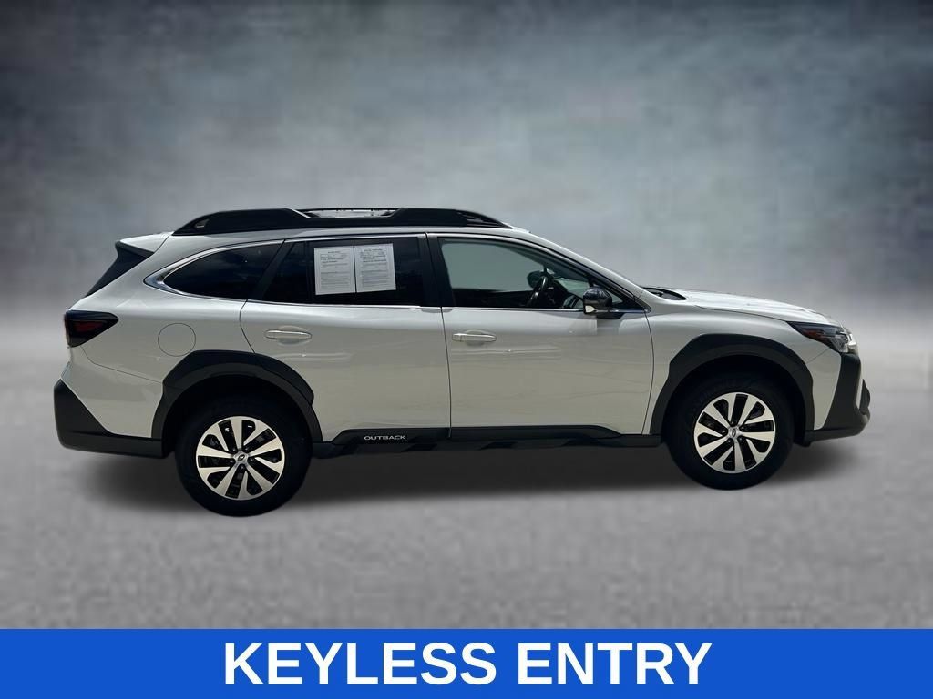 Used 2025 Subaru Outback Premium AWD/4WD image 8
