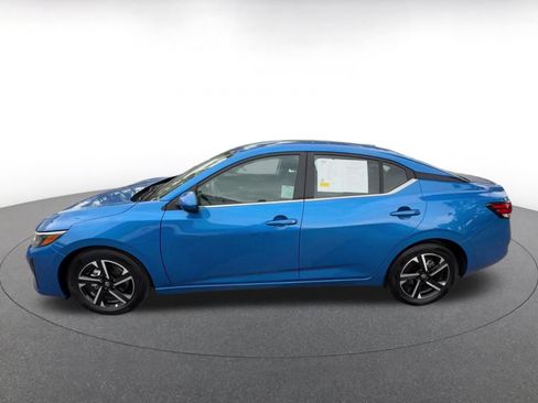 Used 2025 Nissan Sentra SV FWD image 9