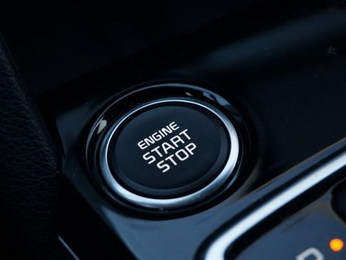 Used 2025 Kia Sportage EX image 19