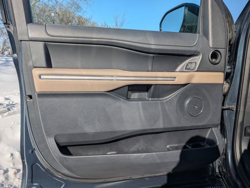 Used 2024 Ford Expedition Max Limited image 39