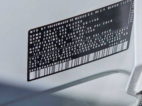 Used 2024 Volkswagen Tiguan SE image 26