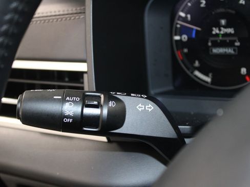 Used 2024 Mitsubishi Outlander SEL image 40