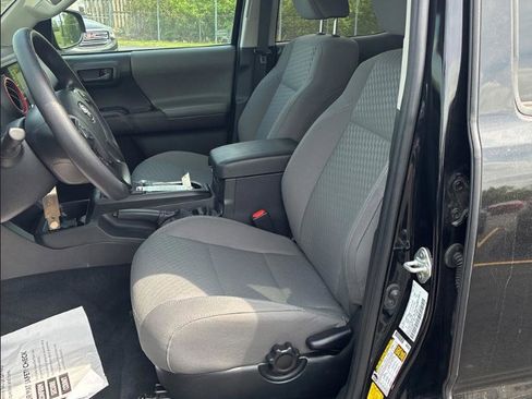 Used 2023 Toyota Tacoma SR AWD/4WD image 4