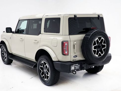 Used 2025 Ford Bronco Outer Banks image 7