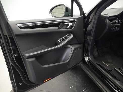 Certified 2023 Porsche Macan Turbo AWD/4WD image 4