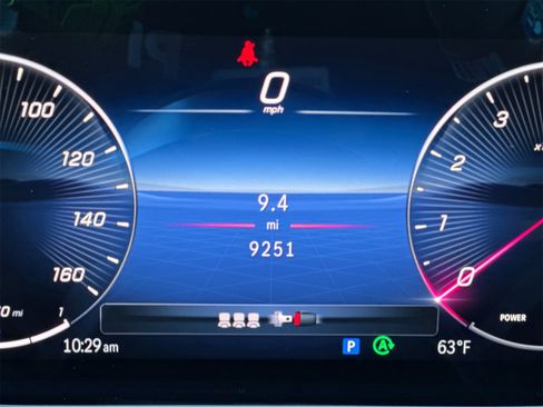 Certified 2025 Mercedes-Benz GLA 250 4MATIC image 29