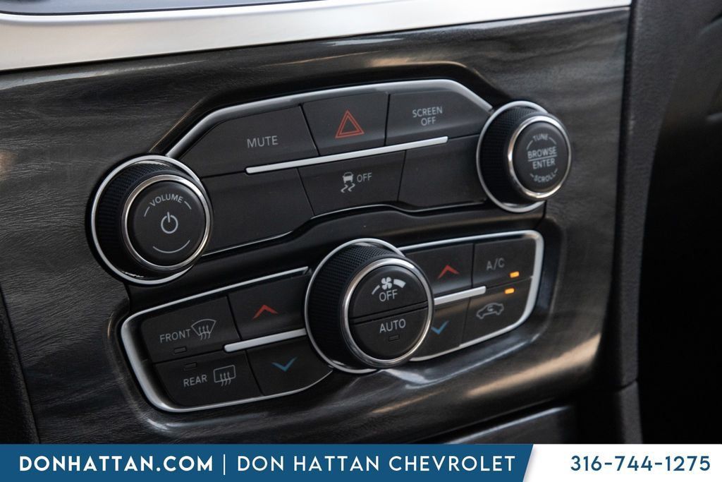 Used 2020 Chrysler 300 Touring w/ Driver Convenience Group RWD image 12