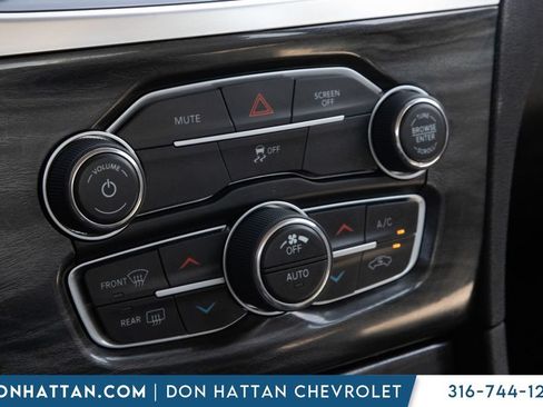 Used 2020 Chrysler 300 Touring w/ Driver Convenience Group RWD image 12