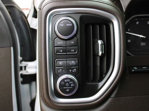 Used 2020 GMC Sierra 3500 Denali w/ Denali Ultimate Package image 17