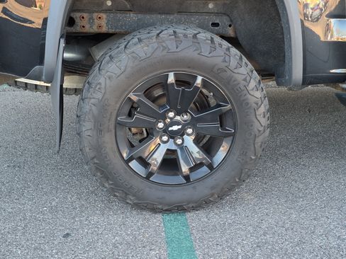 Used 2020 Chevrolet Colorado ZR2 w/ ZR2 Midnight Special Edition image 9