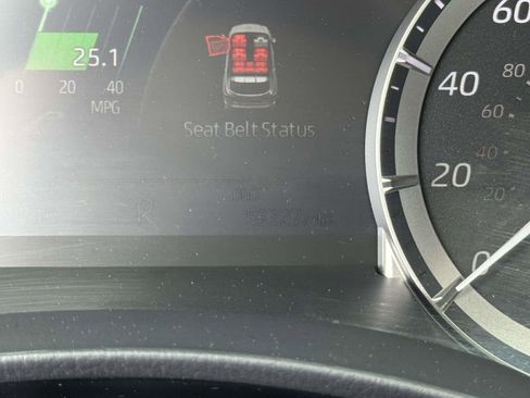 Used 2023 Toyota Highlander XLE FWD image 13