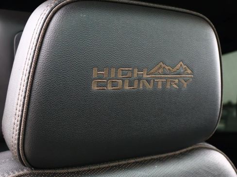 Used 2021 Chevrolet Suburban High Country image 23