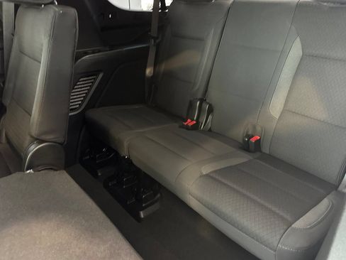 Used 2024 Chevrolet Tahoe LS RWD image 19