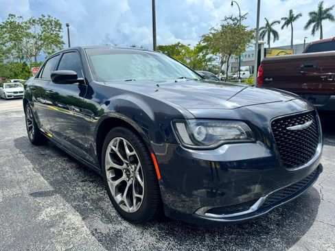 Used 2018 Chrysler 300 Touring w/ Sport Appearance Package RWD image 3