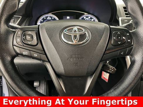 Used 2016 Toyota Camry LE image 4