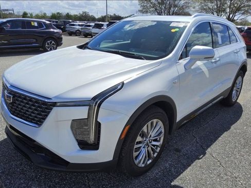 Used 2025 Cadillac XT4 Premium Luxury image 1