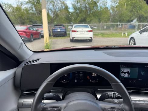 Used 2025 Hyundai Kona SEL FWD image 34