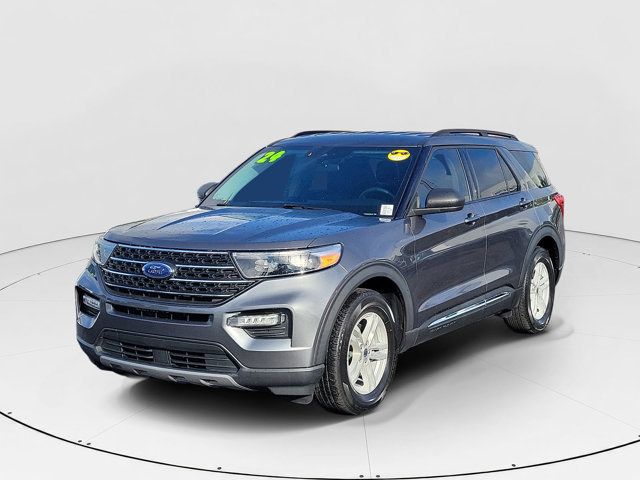 Used 2024 Ford Explorer XLT w/ Equipment Group 202A RWD image 30