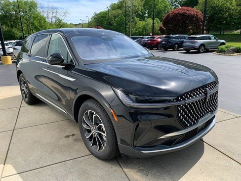 New 2026 Lincoln Nautilus Premier w/ Equipment Group 102A AWD/4WD image 9