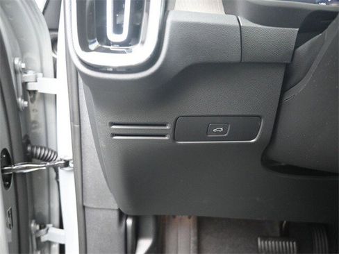 New 2025 Volvo XC40 B5 Core w/ Protection Package Premier image 16