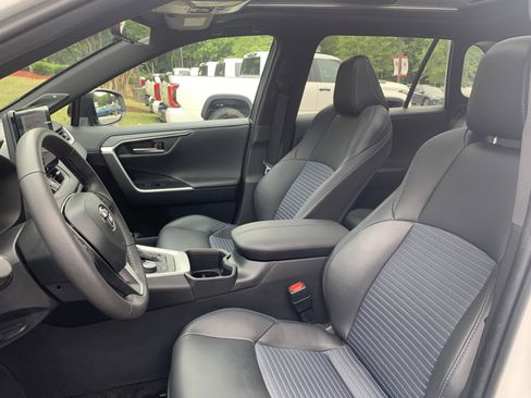 Used 2023 Toyota RAV4 XSE AWD/4WD image 10