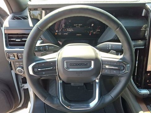 Used 2025 GMC Yukon Denali image 17