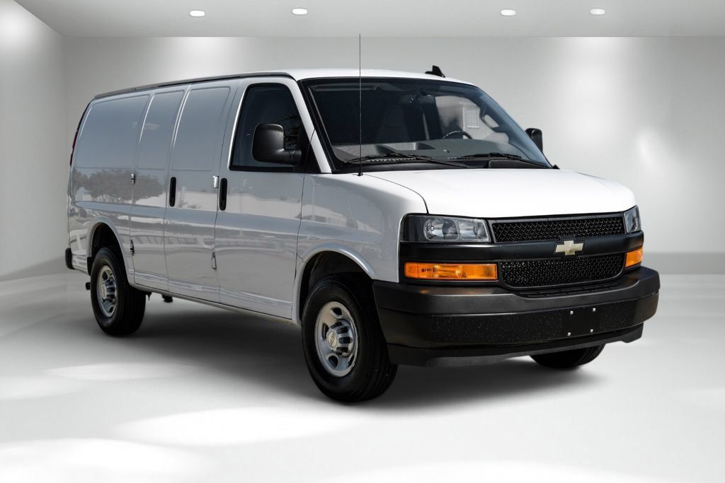 Used 2024 Chevrolet Express 2500 w/ Driver Convenience Package RWD image 5
