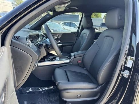 New 2025 Mercedes-Benz GLB 250 image 9