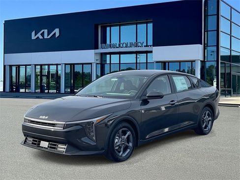 New 2025 Kia K4 LXS image 3