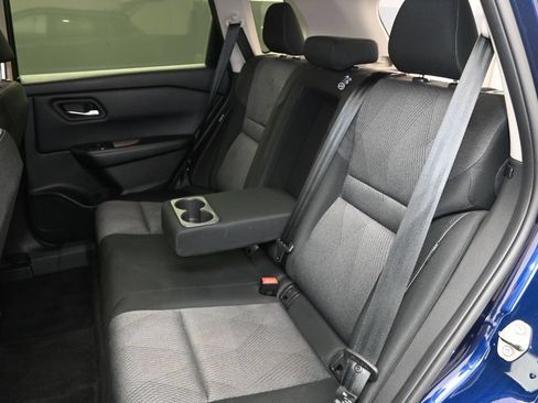 Used 2025 Nissan Rogue SV FWD image 17