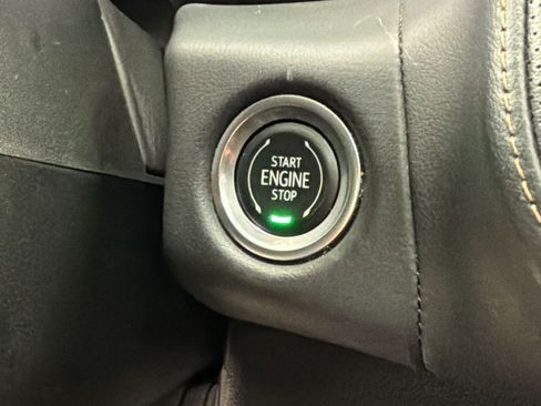 Used 2022 GMC Yukon AT4 AWD/4WD image 16
