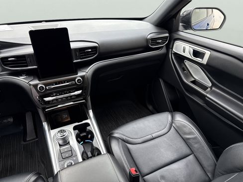 Used 2020 Ford Explorer ST w/ Premium Technology Package image 17