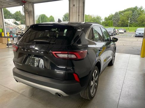 Used 2024 Ford Escape Platinum AWD/4WD image 4