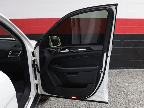 Used 2016 Mercedes-Benz GL 450 4MATIC w/ Premium I Package image 46