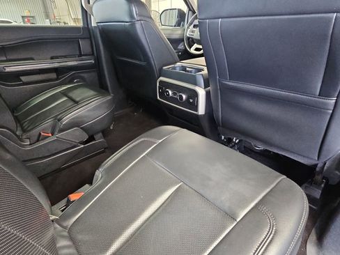Used 2022 Ford Expedition XLT RWD image 11