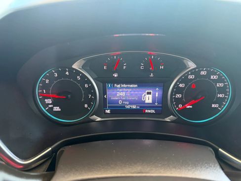 Used 2021 Chevrolet Equinox LT FWD image 11