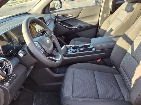 New 2026 Chevrolet Equinox LT image 9