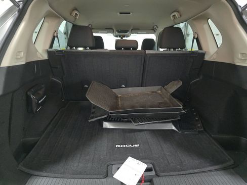 Used 2023 Nissan Rogue SV image 16