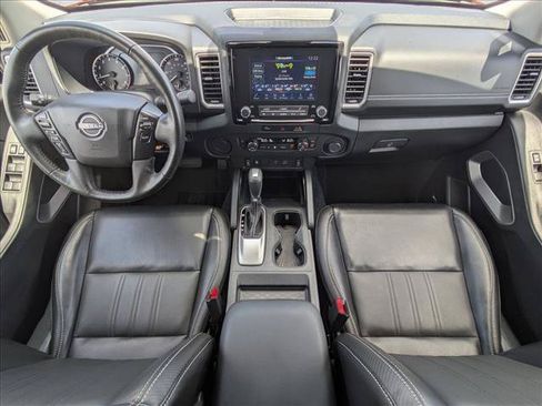 Used 2024 Nissan Frontier SL RWD image 17