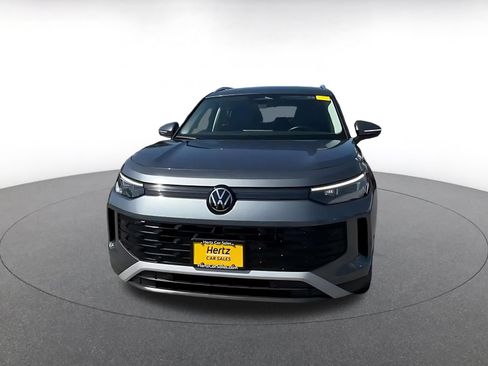 Used 2026 Volkswagen Tiguan SE AWD/4WD image 4