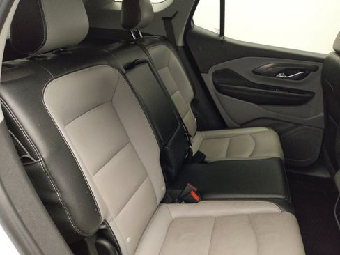 Used 2023 GMC Terrain SLT image 19