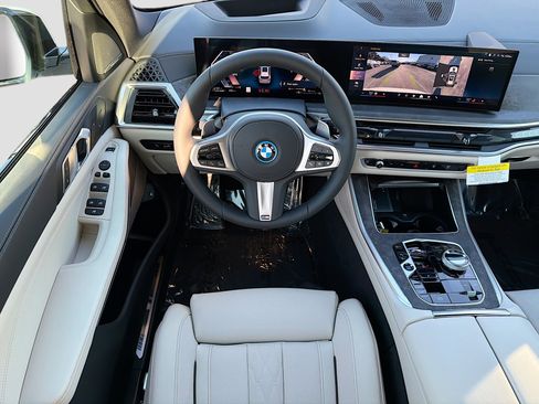 New 2026 BMW X5 xDrive50e image 17