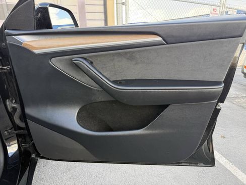 Used 2024 Tesla Model Y Performance AWD/4WD image 27