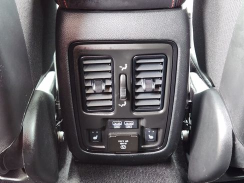 Used 2024 Dodge Durango GT RWD image 32