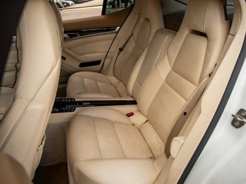Used 2016 Porsche Panamera Edition image 35