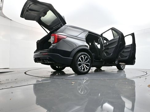 Used 2022 Ford Explorer ST image 38